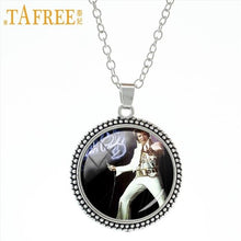 Load image into Gallery viewer, Retro vintage Elvis Presley photo pendant necklace Super Star Rock Singer